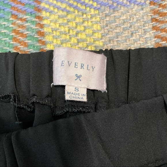 Need Supply Black Shorts - Picture 3 of 4